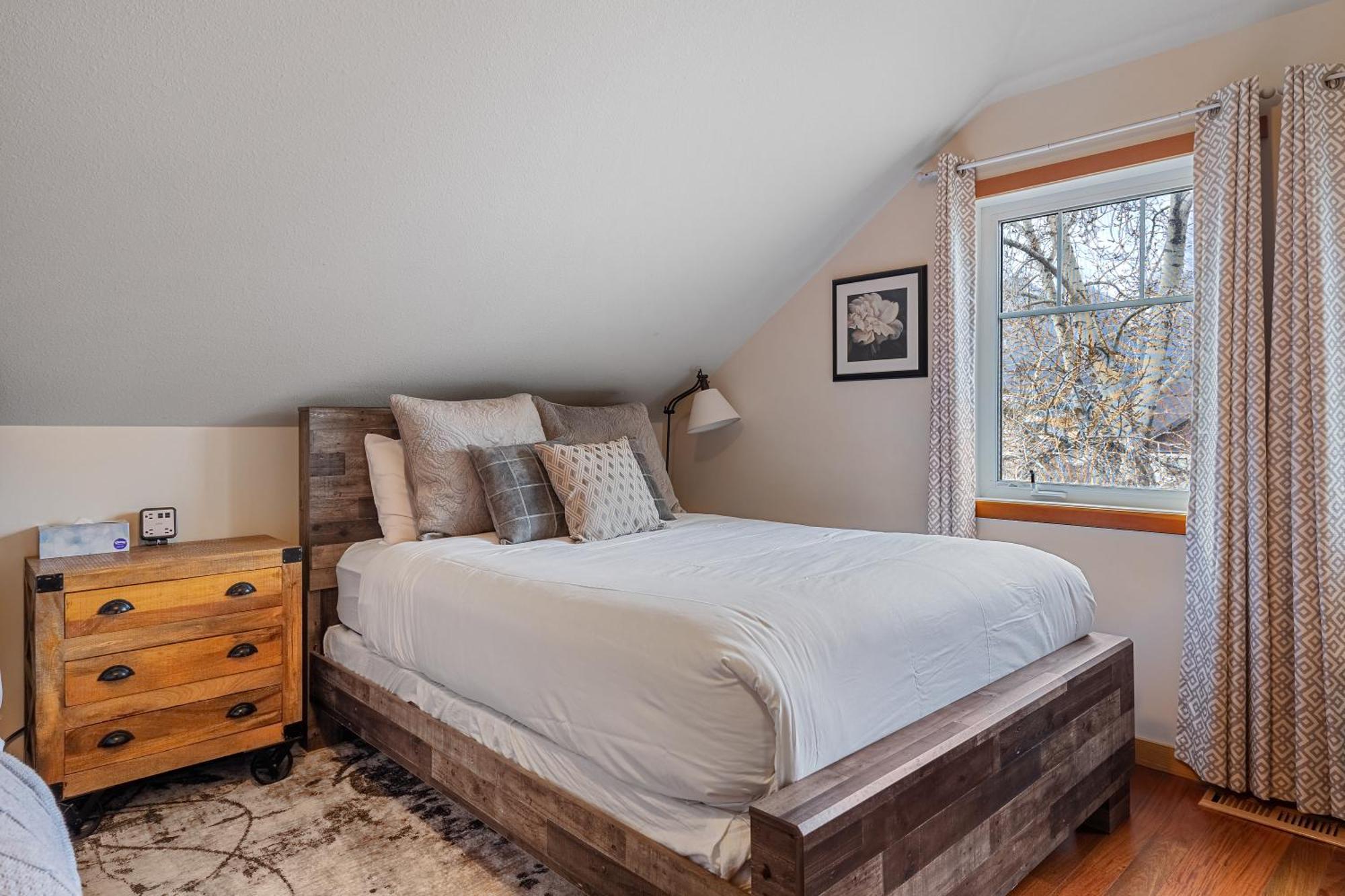 Parkland301 Sunlit 2,000 Ft² Penthouse With Mtn View Apartman Canmore Kültér fotó