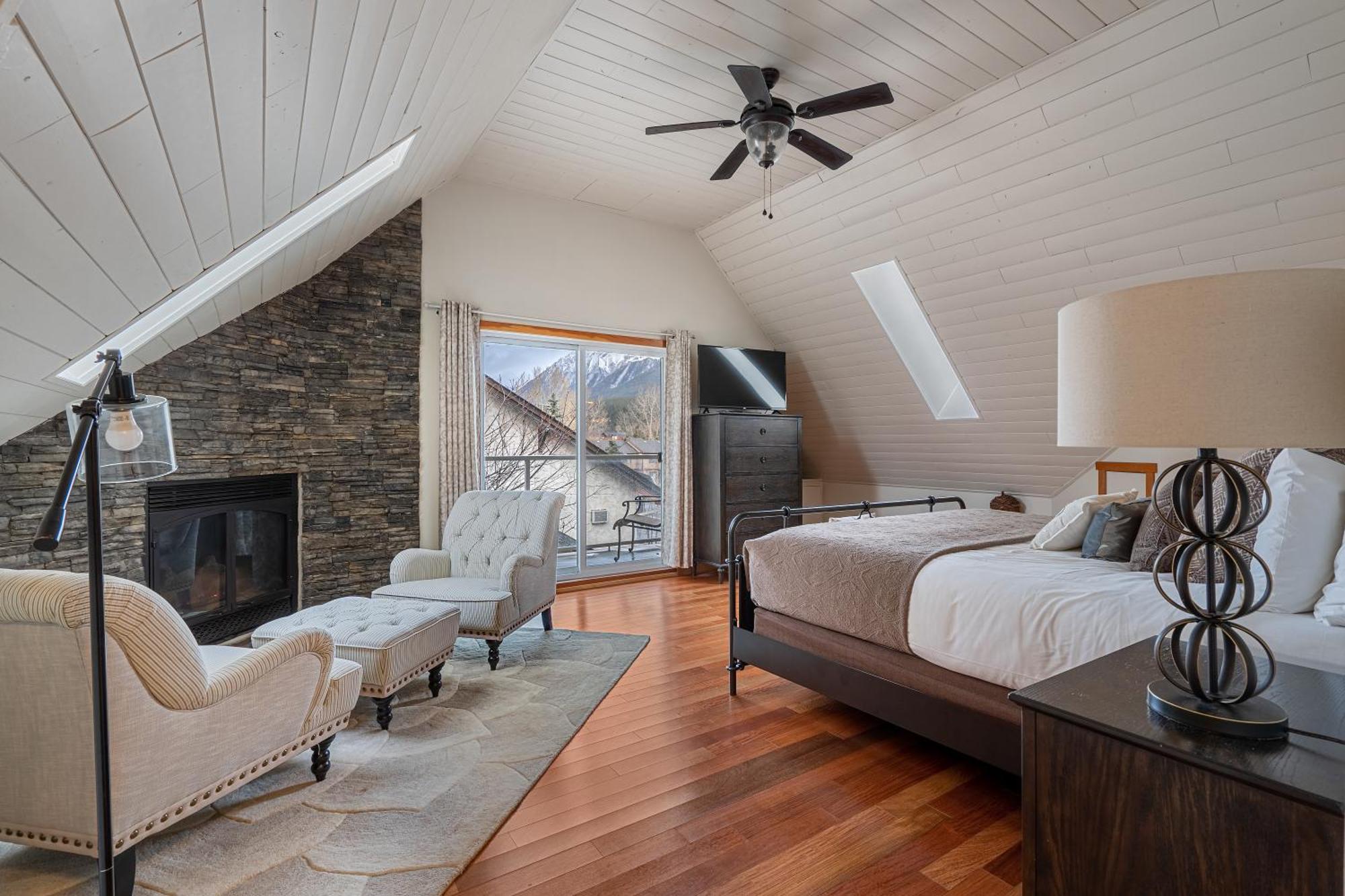 Parkland301 Sunlit 2,000 Ft² Penthouse With Mtn View Apartman Canmore Kültér fotó